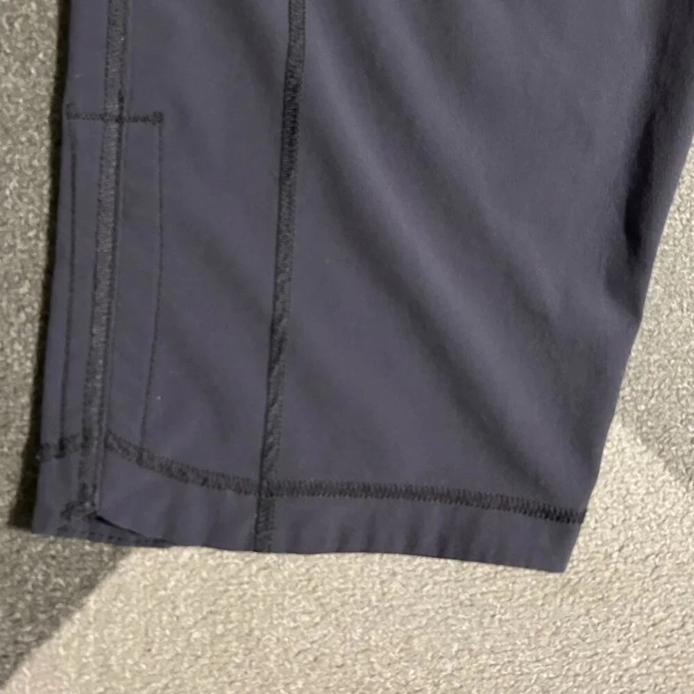 Lee Dark Gray Relaxed Fit Athletic Capris Women's Size 10 - Picture 4 of 10